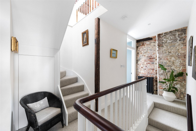 4678b435 7465 4ca7 983d 2b5b7569543a